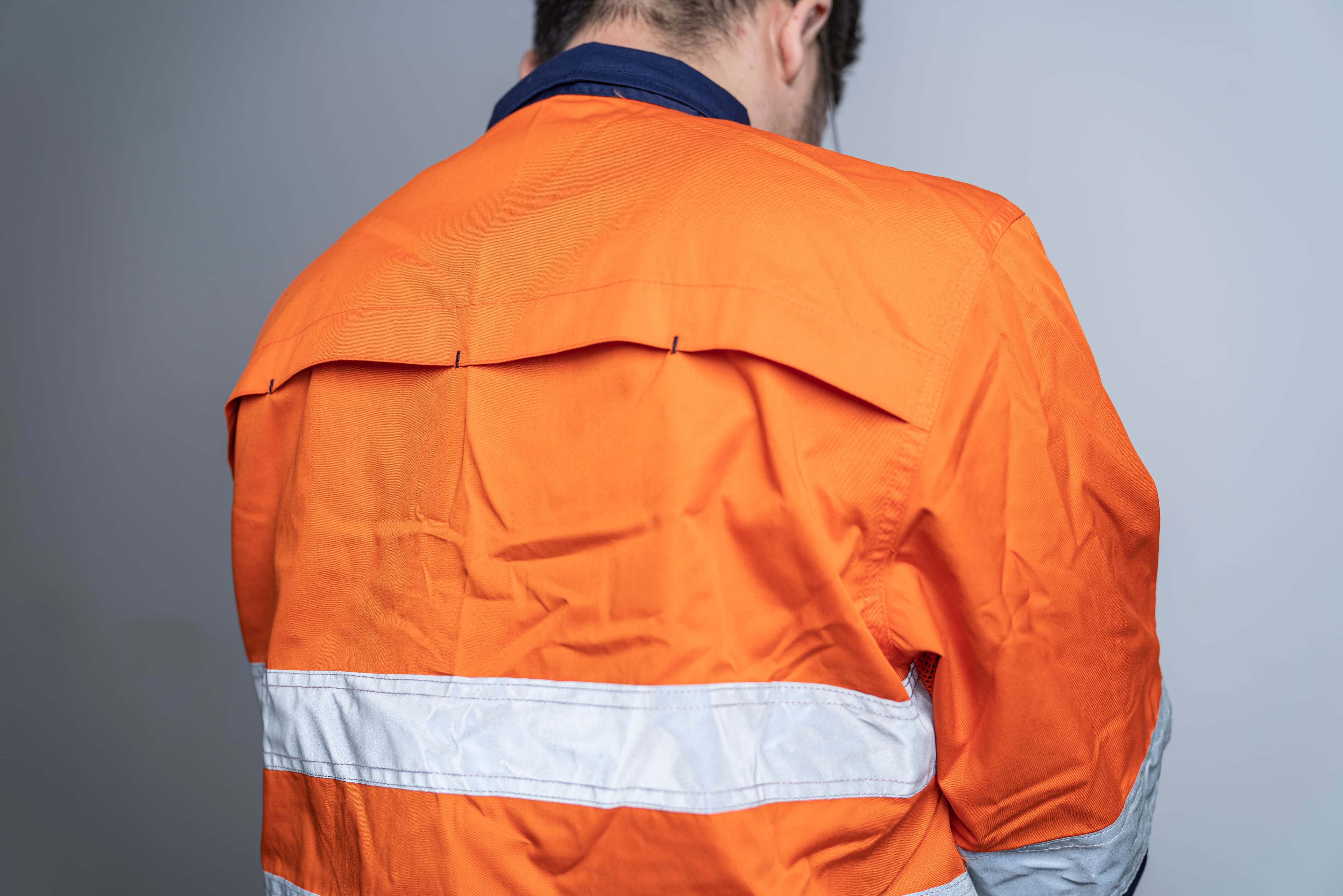 Summer shirt back mesh insert